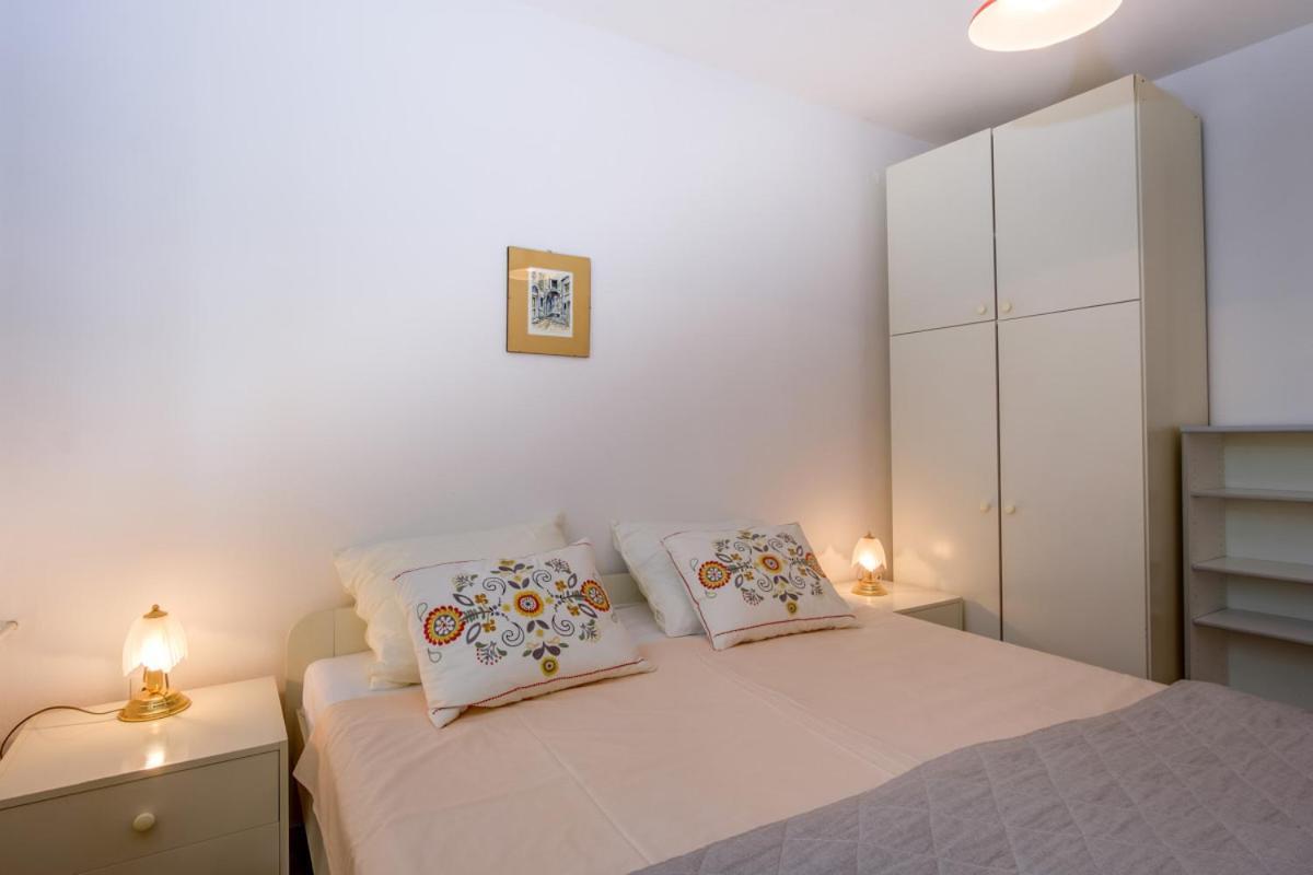 Apartmani Nadalina Lussingrande Esterno foto