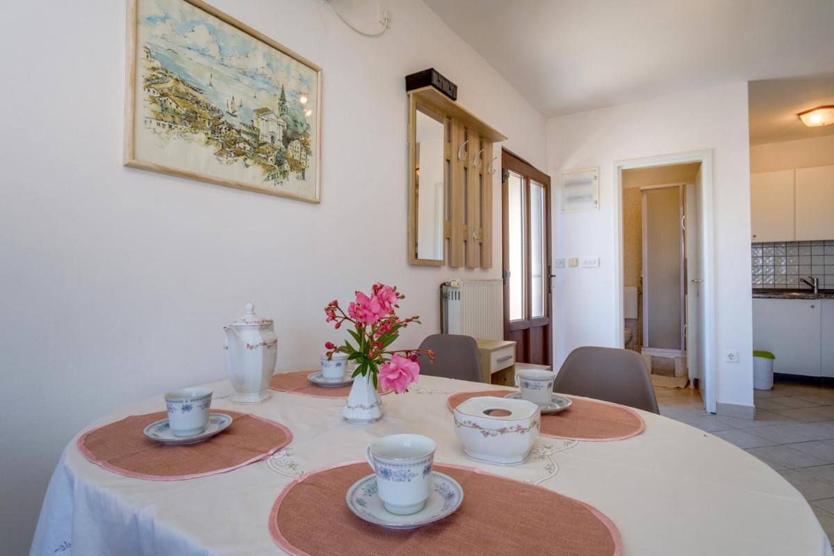 Apartmani Nadalina Lussingrande Esterno foto